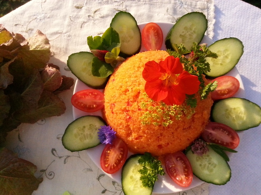 Salatblätter zum Karottenreis - grüne Blätter im Alltag ungewaschen dazu essen 