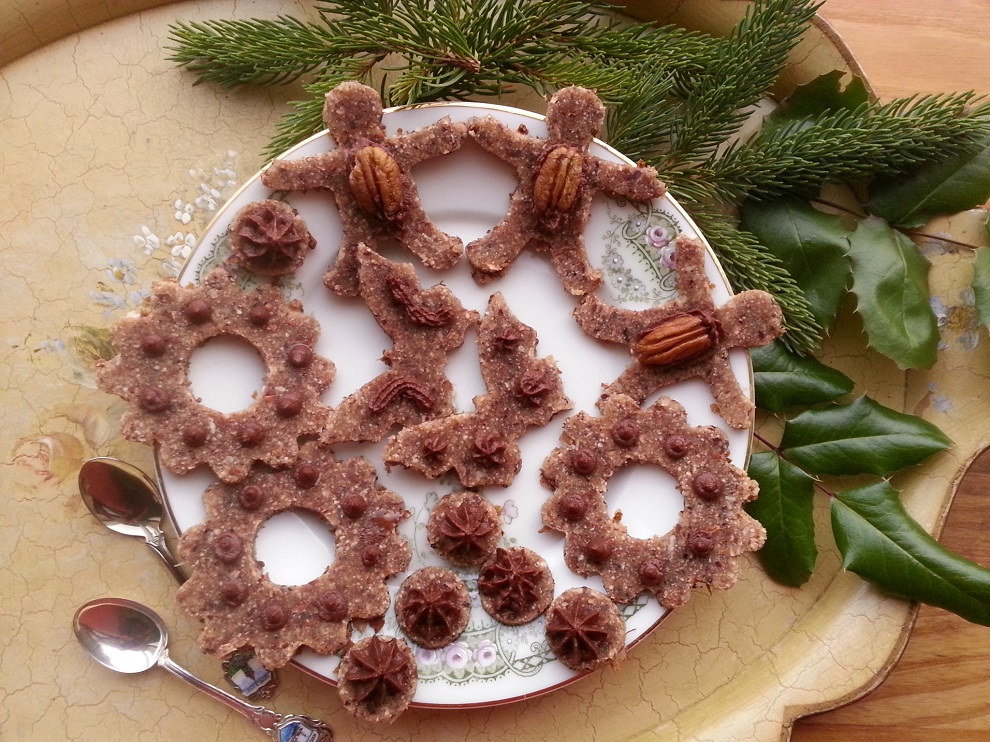 Roh-vegane Ausstecherle schaffen Weihnachtsstimmung