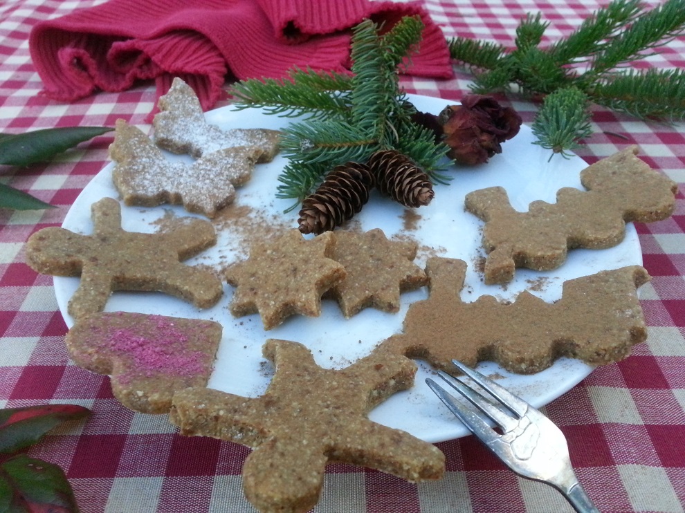 Bei Glutenallergie, Laktoseintoleranz oder bei Nuss- und Mandelallergie ist Weihnachten oft keine ganz einfache Zeit. Aber diese Erdmandel-Weihnachtsplätzchen werden auch von diesen Menschen vertragen :-)