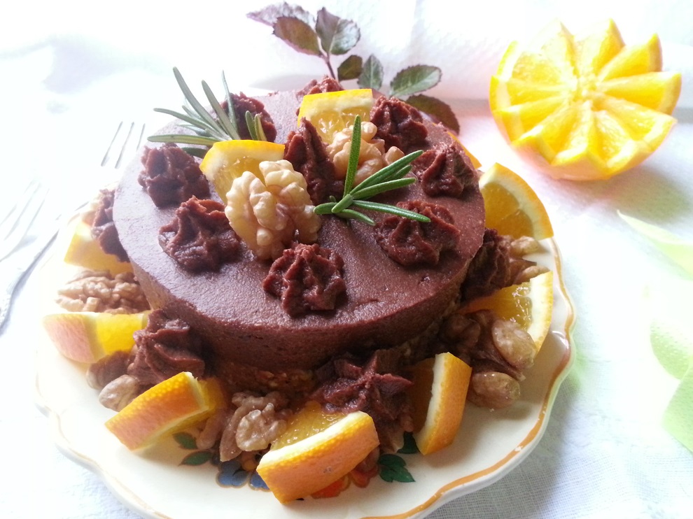 Roh-vegane, laktosefreie, glutenfreie Rohkost-Torte - Schoko-Orangen-Törtchen - für Farbe und gute Stimmung